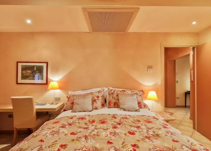 Cernobbio Lake Suites Apartament *