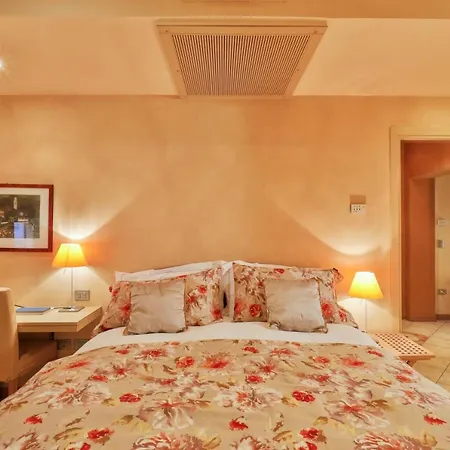 Cernobbio Lake Suites Apartman *